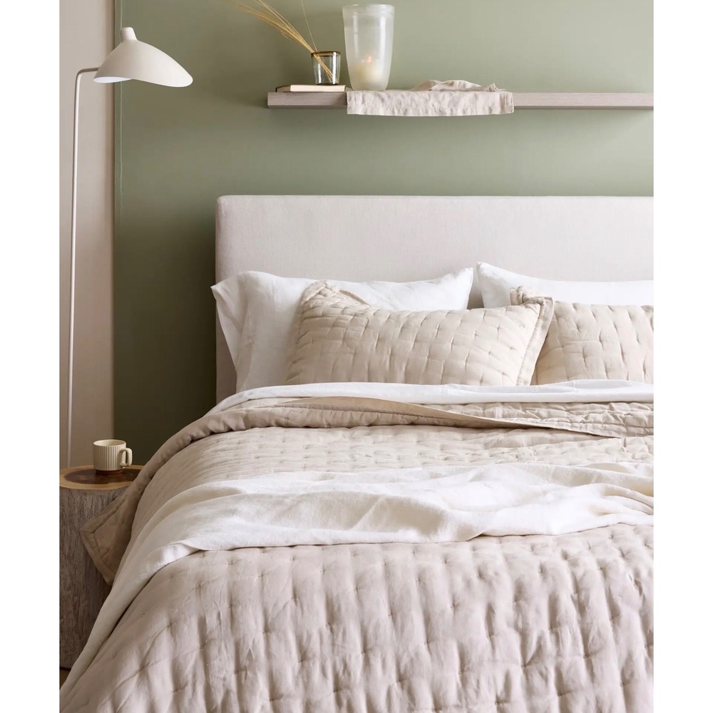 Quince European Linen Dream Quilt Full/Queen Color Sand
